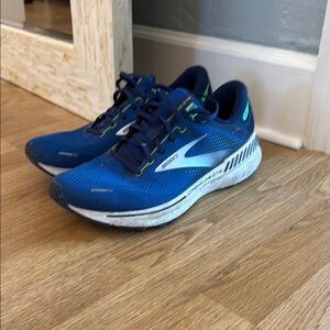 Brooks Adrenaline GTS 22 size 11.5 blue, grey, and white